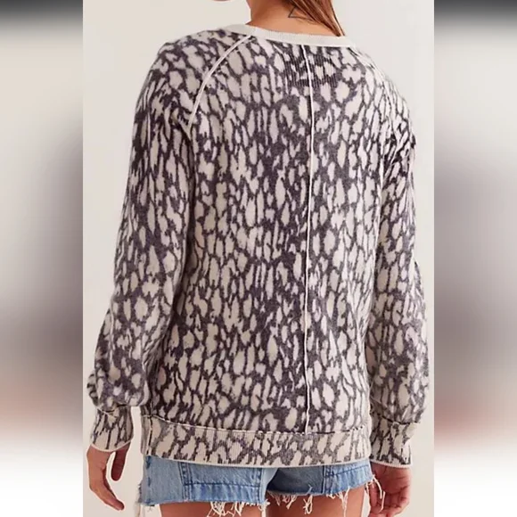 We The Free 100% Cashmere Animal Print Sweater - Picture 10 of 10